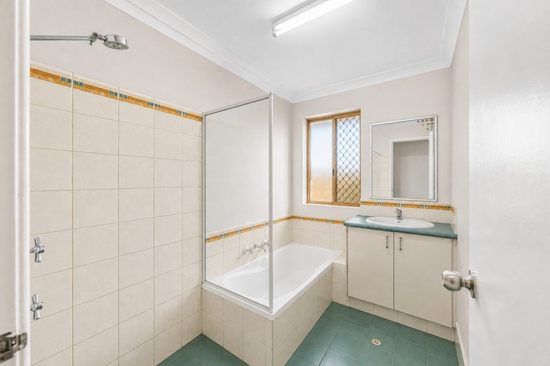 Photo - 17 Littlefair Drive, Withers WA 6230 - Image 13
