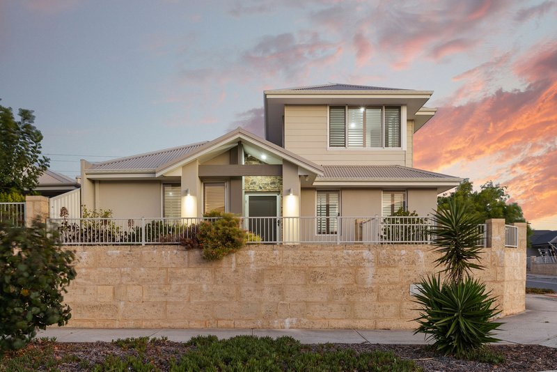 17 Livorno Approach, Coogee WA 6166