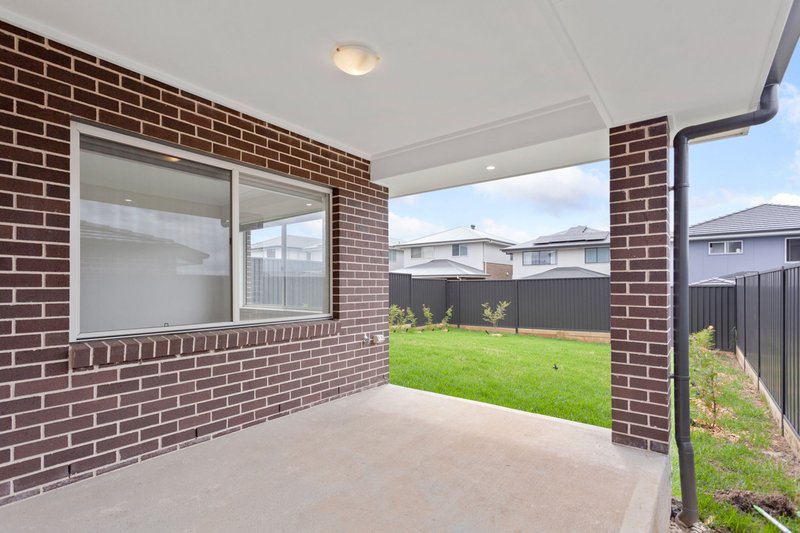 Photo - 17 Lopper Street, Austral NSW 2179 - Image 7