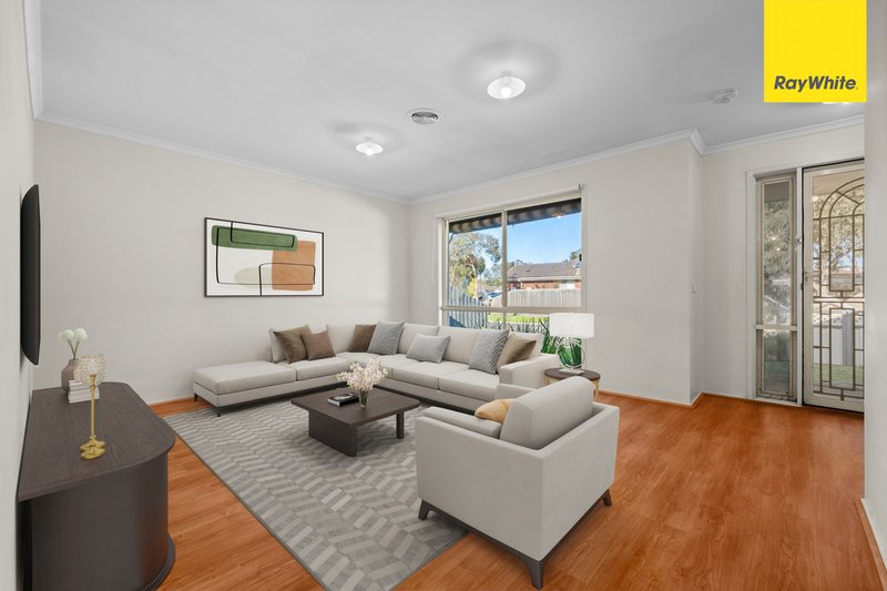 Photo - 17 Lydeamore Place, Kurunjang VIC 3337 - Image 5