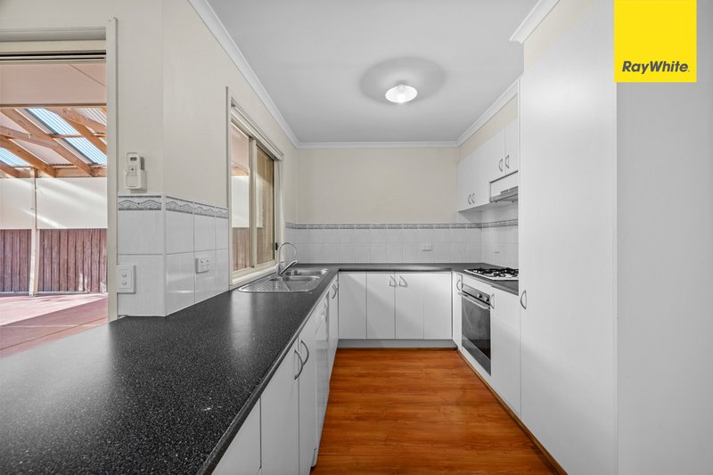Photo - 17 Lydeamore Place, Kurunjang VIC 3337 - Image 7