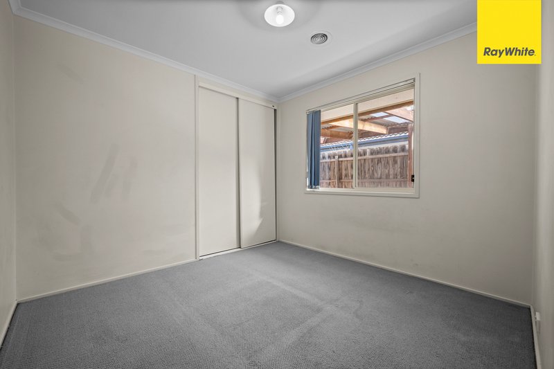 Photo - 17 Lydeamore Place, Kurunjang VIC 3337 - Image 10