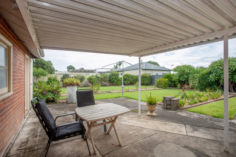 Photo - 17 Lyndhurst Street, Taree NSW 2430 - Image 2