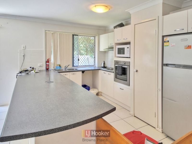 Photo - 17 Lynelle Street, Marsden QLD 4132 - Image 8