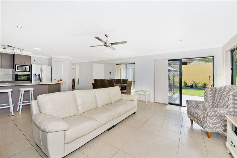 Photo - 17 Lyrebird Place, Port Macquarie NSW 2444 - Image 6