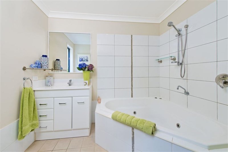 Photo - 17 Lyrebird Place, Port Macquarie NSW 2444 - Image 8