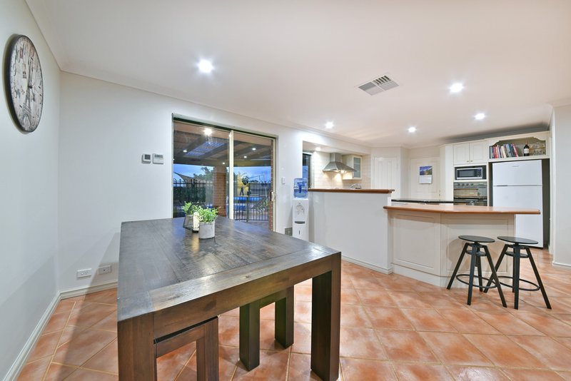 Photo - 17 Macalpine Retreat, Kinross WA 6028 - Image 14