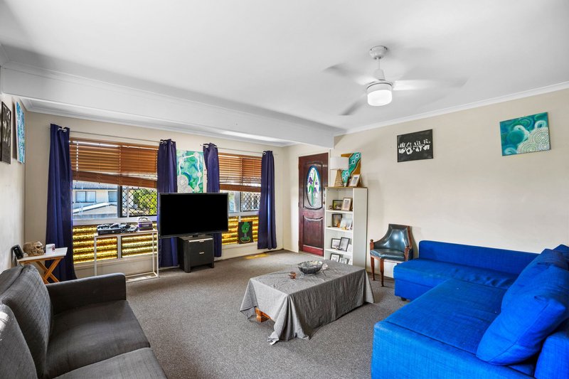 Photo - 17 Macarthur Crescent, Slacks Creek QLD 4127 - Image 2