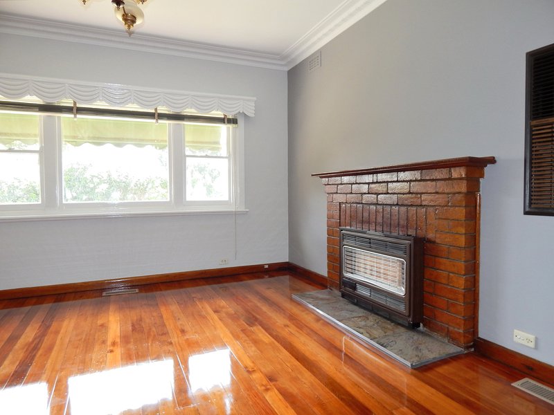 Photo - 17 Macartney Street, Reservoir VIC 3073 - Image 2