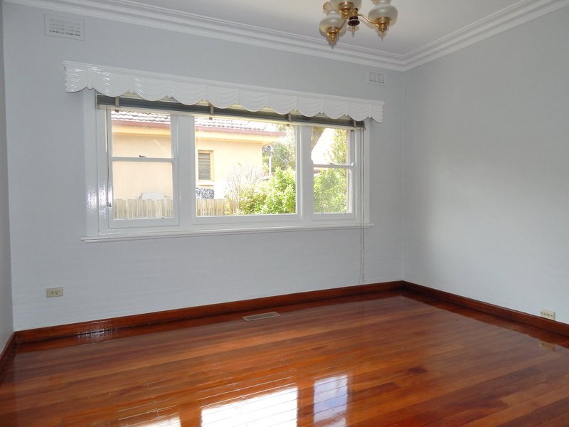 Photo - 17 Macartney Street, Reservoir VIC 3073 - Image 3