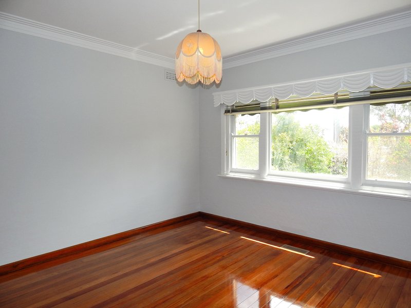 Photo - 17 Macartney Street, Reservoir VIC 3073 - Image 7