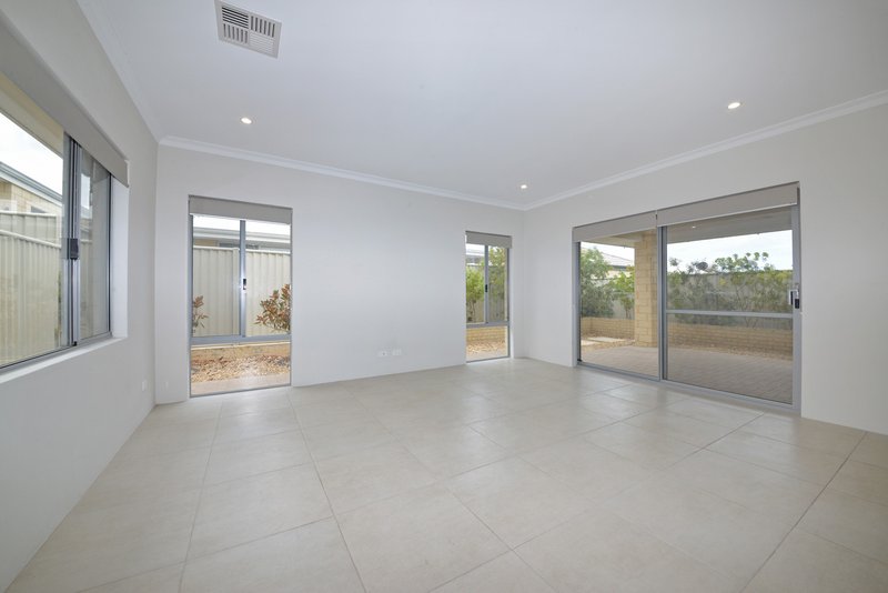 Photo - 17 Mackerel Circuit, Alkimos WA 6038 - Image 17