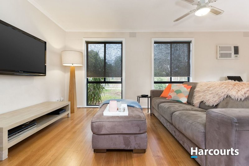 Photo - 17 Mahon Crescent, Narre Warren VIC 3805 - Image 4