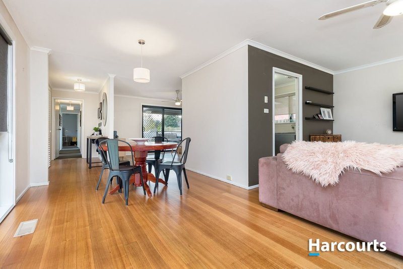 Photo - 17 Mahon Crescent, Narre Warren VIC 3805 - Image 5