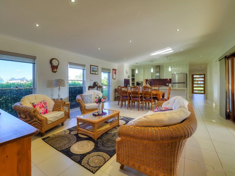 Photo - 17 Majestic Court, Burrum Heads QLD 4659 - Image 9