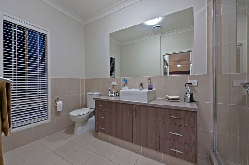 Photo - 17 Major Mitchell Drive, Upper Coomera QLD 4209 - Image 18