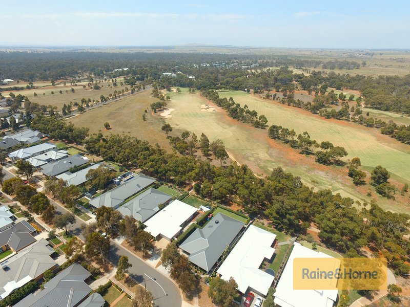 Photo - 17 Maldon Drive, Eynesbury VIC 3338 - Image 17