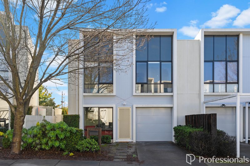 Photo - 17 Manchester Crescent, Bundoora VIC 3083 - Image 1