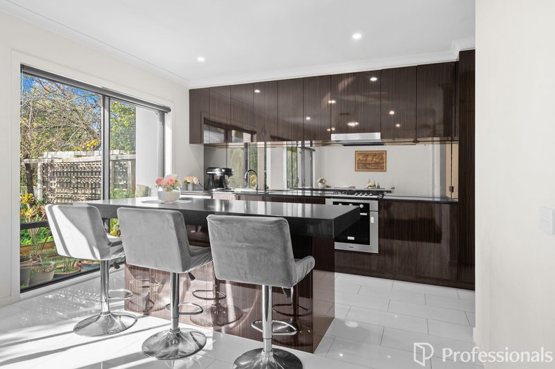Photo - 17 Manchester Crescent, Bundoora VIC 3083 - Image 3