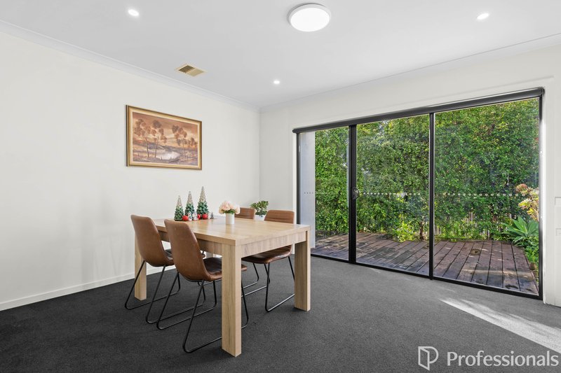 Photo - 17 Manchester Crescent, Bundoora VIC 3083 - Image 6