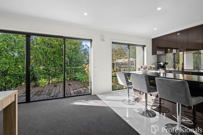 Photo - 17 Manchester Crescent, Bundoora VIC 3083 - Image 7