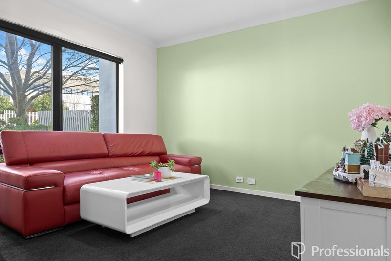 Photo - 17 Manchester Crescent, Bundoora VIC 3083 - Image 9