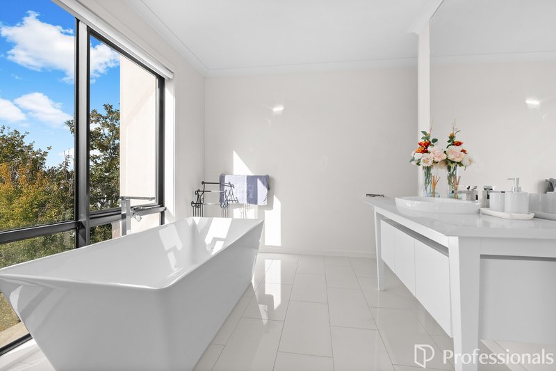 Photo - 17 Manchester Crescent, Bundoora VIC 3083 - Image 15