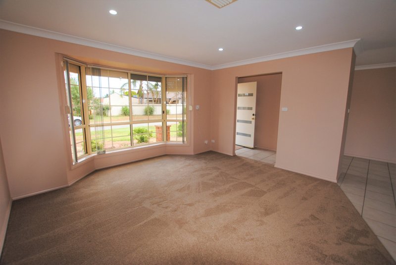 Photo - 17 Mandalay Drive, Griffith NSW 2680 - Image 2