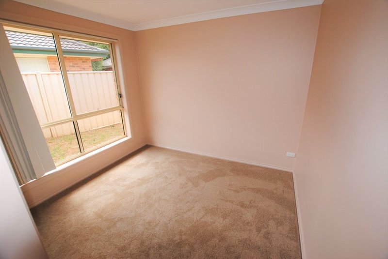 Photo - 17 Mandalay Drive, Griffith NSW 2680 - Image 8