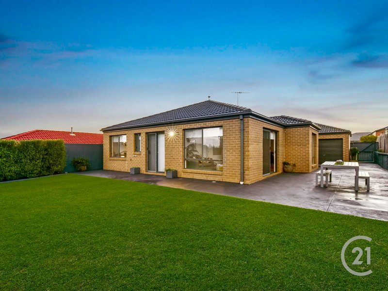 Photo - 17 Manna Gum Drive, Pakenham VIC 3810 - Image 12