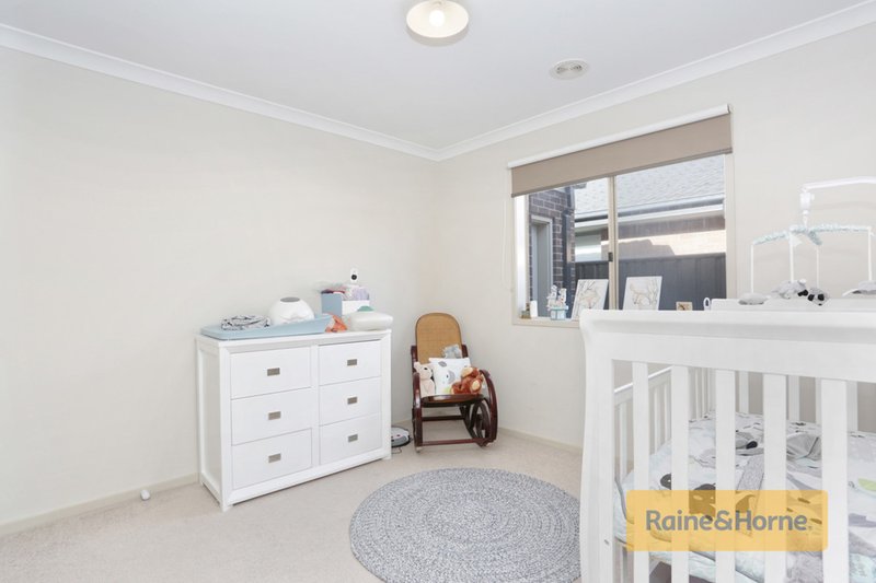 Photo - 17 Marble Drive, Melton South VIC 3338 - Image 7