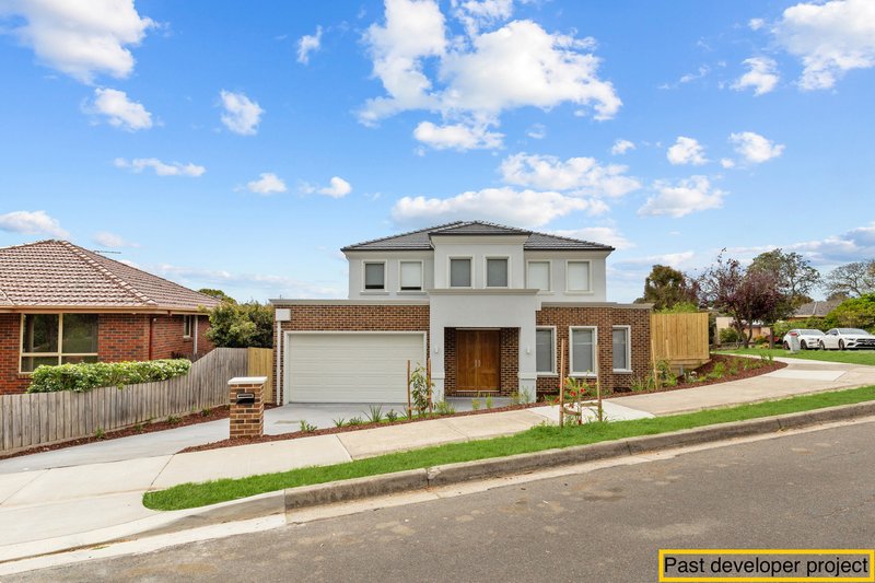 Photo - 17 Marbray Drive, Glen Waverley VIC 3150 - Image 4