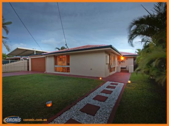 17 Matthew Street, Scarborough QLD 4020