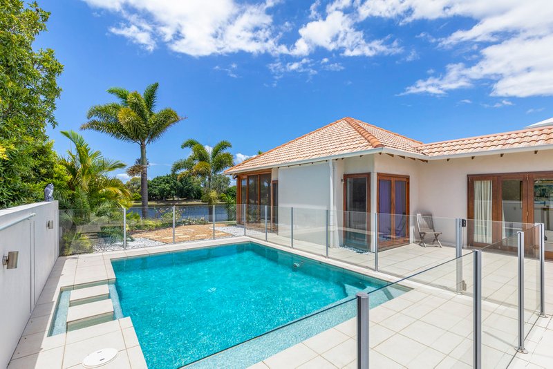 Photo - 17 Maui Court, Kawana Island QLD 4575 - Image 24