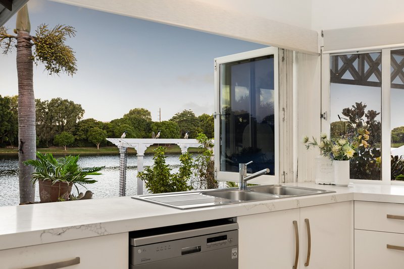 Photo - 17 Maui Court, Parrearra QLD 4575 - Image 6