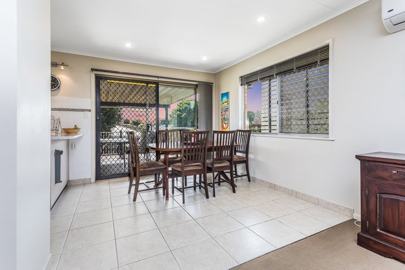 Photo - 17 Maurice Street, Kallangur QLD 4503 - Image 5