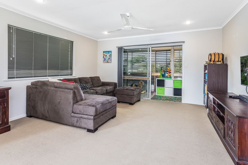 Photo - 17 Maurice Street, Kallangur QLD 4503 - Image 6