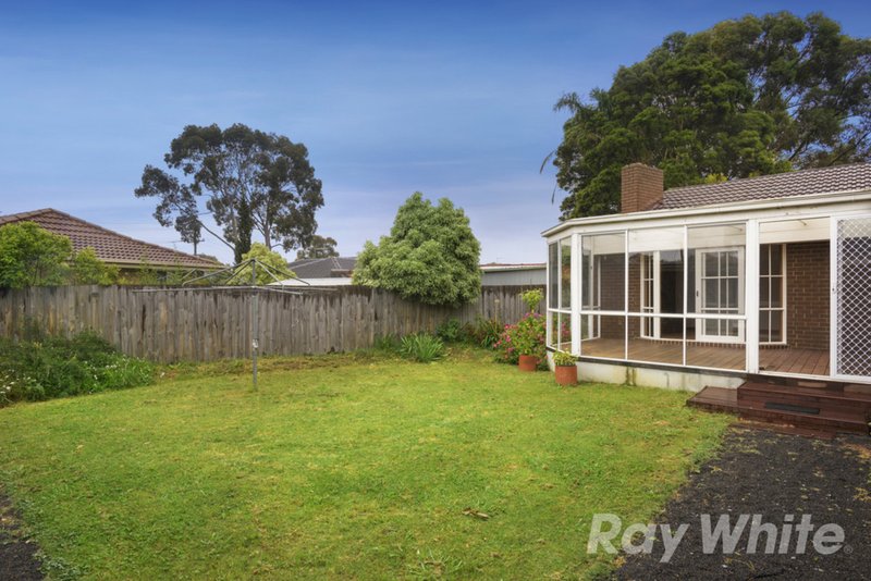 Photo - 17 Mavista Avenue, Glen Waverley VIC 3150 - Image 10