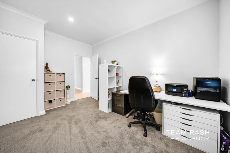 Photo - 17 Mayali Bend, Banksia Grove WA 6031 - Image 9