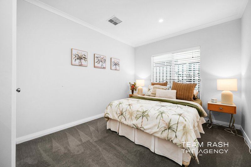 Photo - 17 Mayali Bend, Banksia Grove WA 6031 - Image 11