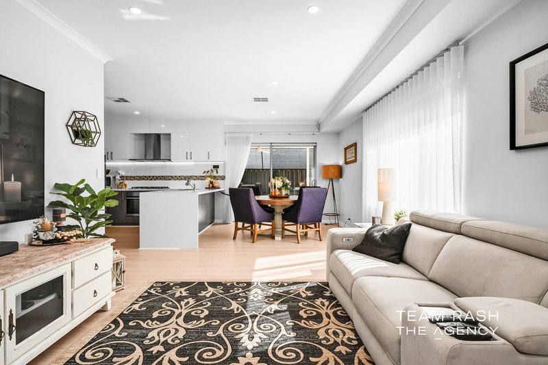Photo - 17 Mayali Bend, Banksia Grove WA 6031 - Image 17
