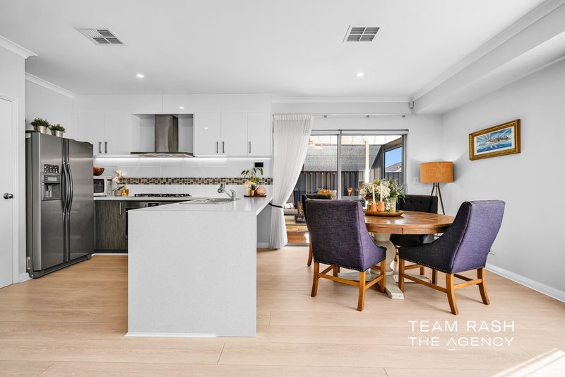 Photo - 17 Mayali Bend, Banksia Grove WA 6031 - Image 18