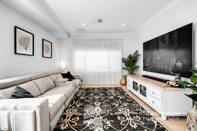 Photo - 17 Mayali Bend, Banksia Grove WA 6031 - Image 22