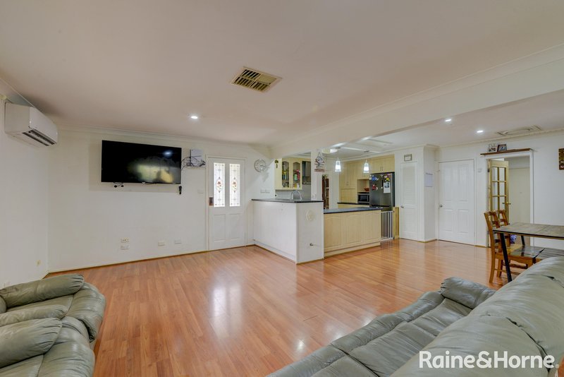 Photo - 17 Mcdonald Crescent, Tamworth NSW 2340 - Image 5