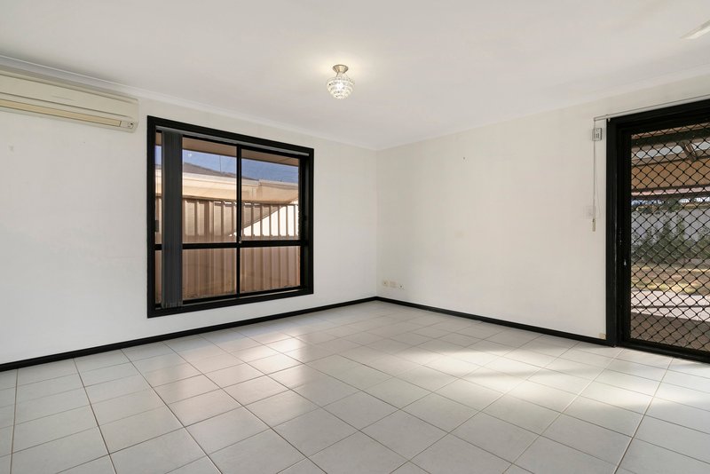 Photo - 17 Mcgonigal Drive, Willaston SA 5118 - Image 4