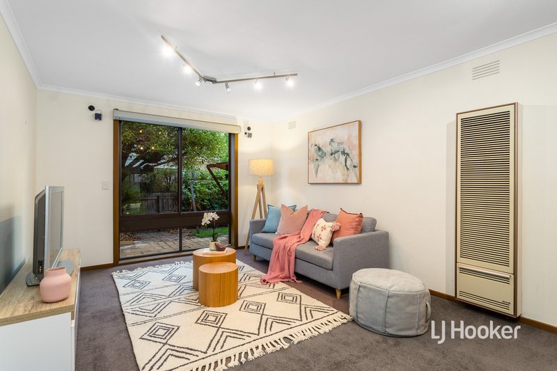 Photo - 17 Mcintyre Drive, Altona VIC 3018 - Image 3