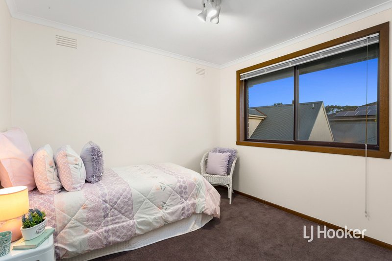 Photo - 17 Mcintyre Drive, Altona VIC 3018 - Image 19