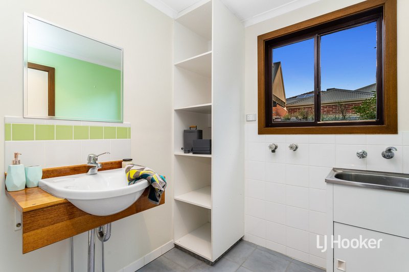 Photo - 17 Mcintyre Drive, Altona VIC 3018 - Image 21