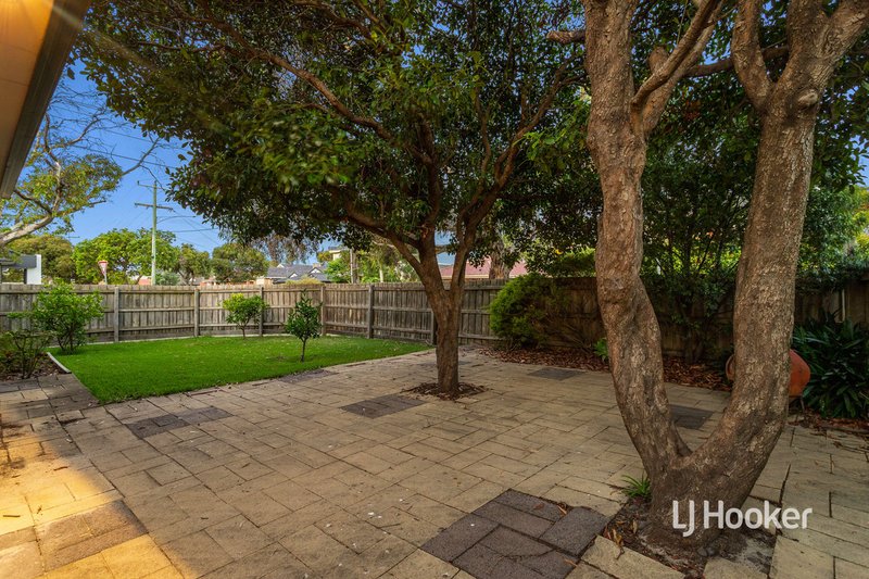 Photo - 17 Mcintyre Drive, Altona VIC 3018 - Image 23