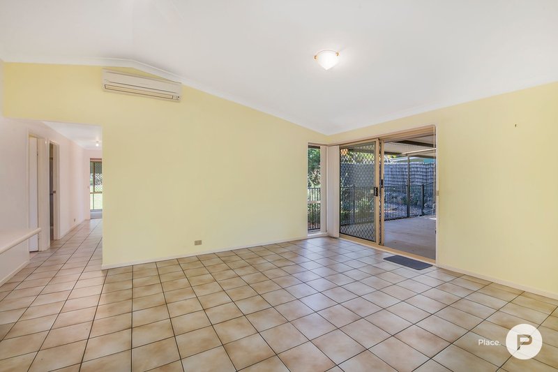 Photo - 17 Mcpherson Road, Sinnamon Park QLD 4073 - Image 5